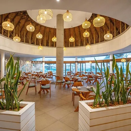 Radisson Blu Poste Lafayette Resort & Spa (Adults Only)-2